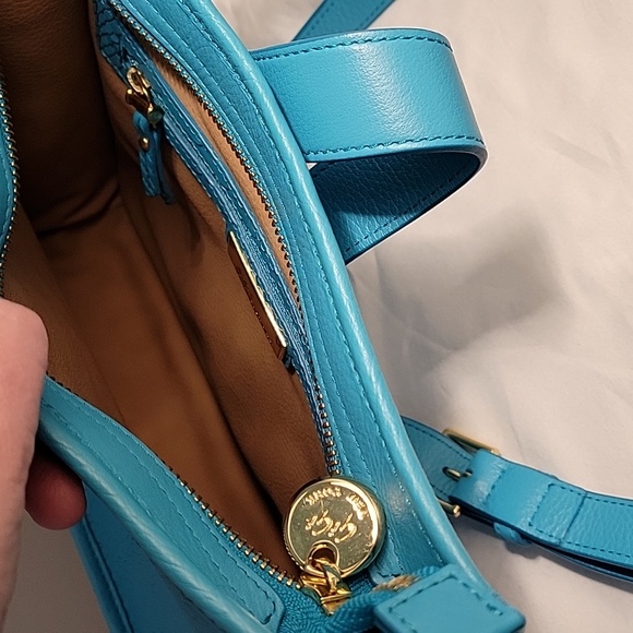 Gigi New York Elle Crossbody Bag - Picture 8 of 9